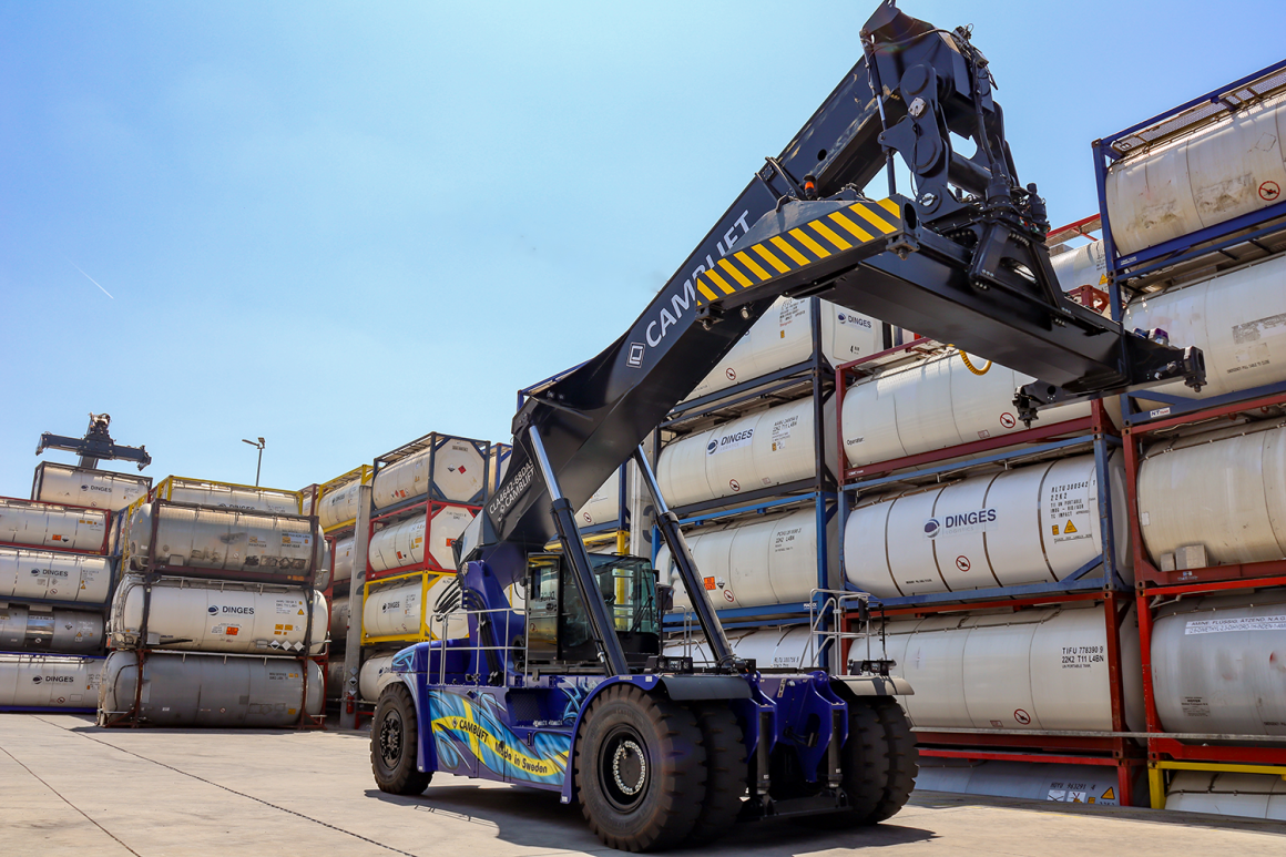 Erster Camblift Reachstacker Deutschlands in unserem Depot in Grünstadt Erster Camblift Reachstacker Deutschlands in unserem Depot in Grünstadt