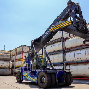 Erster Camblift Reachstacker Deutschlands in unserem Depot in Grünstadt Erster Camblift Reachstacker Deutschlands in unserem Depot in Grünstadt